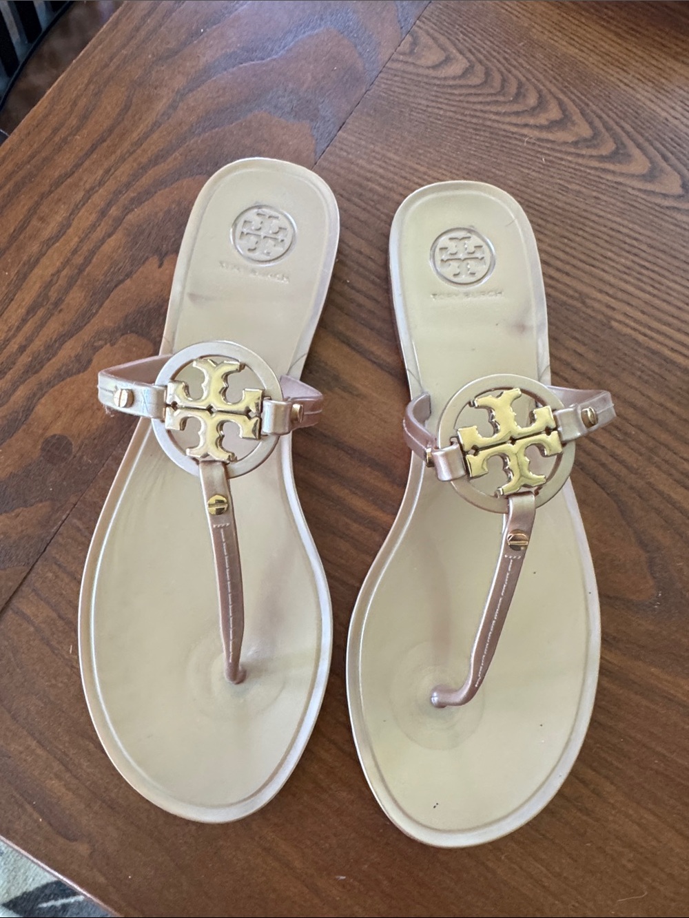 NWOT- Tory Burch Beige Leather Thong Sandals with Gold Logo